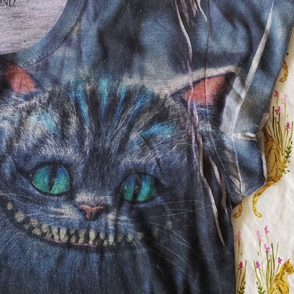 Disney Alice in Wonderland shirt - Small